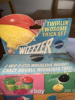 Vintage 1969 Mattel Wizzzer Trick Set Deux Tricksome Spinning Tops Dans La Boîte +instruction