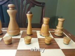Vtg MCM Chess Pieces Set Diapositive Boîte Supérieure En Bois Tourné Sculpté Fait À La Main 5 Roi Ooak